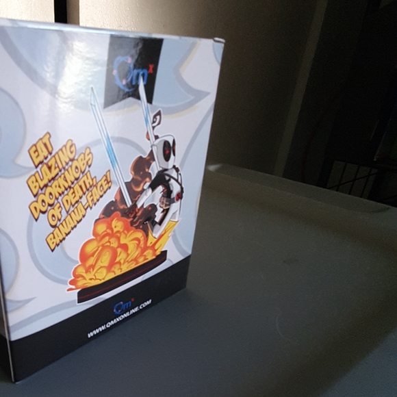 Deadpool Q Fig - Lootcrate White Varient - Picture 4 of 5